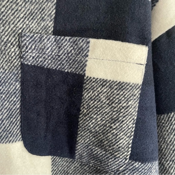 Fantaslook women’s Navy Blue and White Fall Flannel Shacket Shirt NWT sz Large - Picture 4 of 8